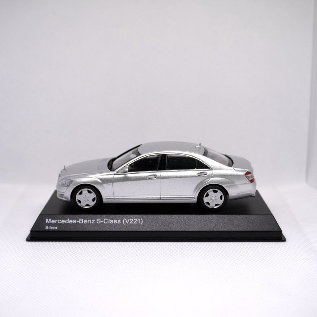 Mercedes-Benz S600L Modeli • İstehsalçı - Kyosho • Ölçü: 1:43 • — Mallar, Xırdalan
