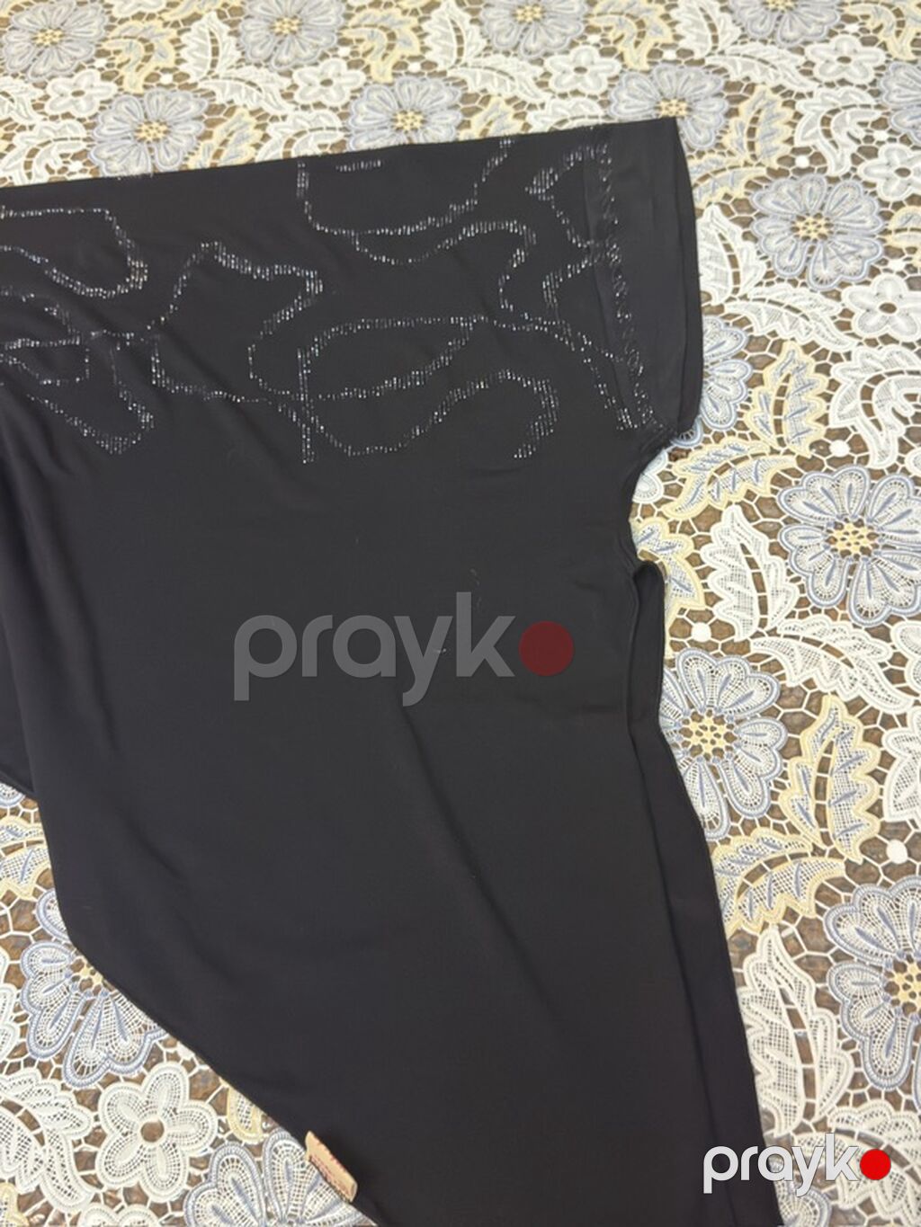Məhsul: Bəzəkli hicab/bürüncək dəsti - Rənglər: qara və ağ - Dizayn — Şəxsi əşyalar, Bakı (6)