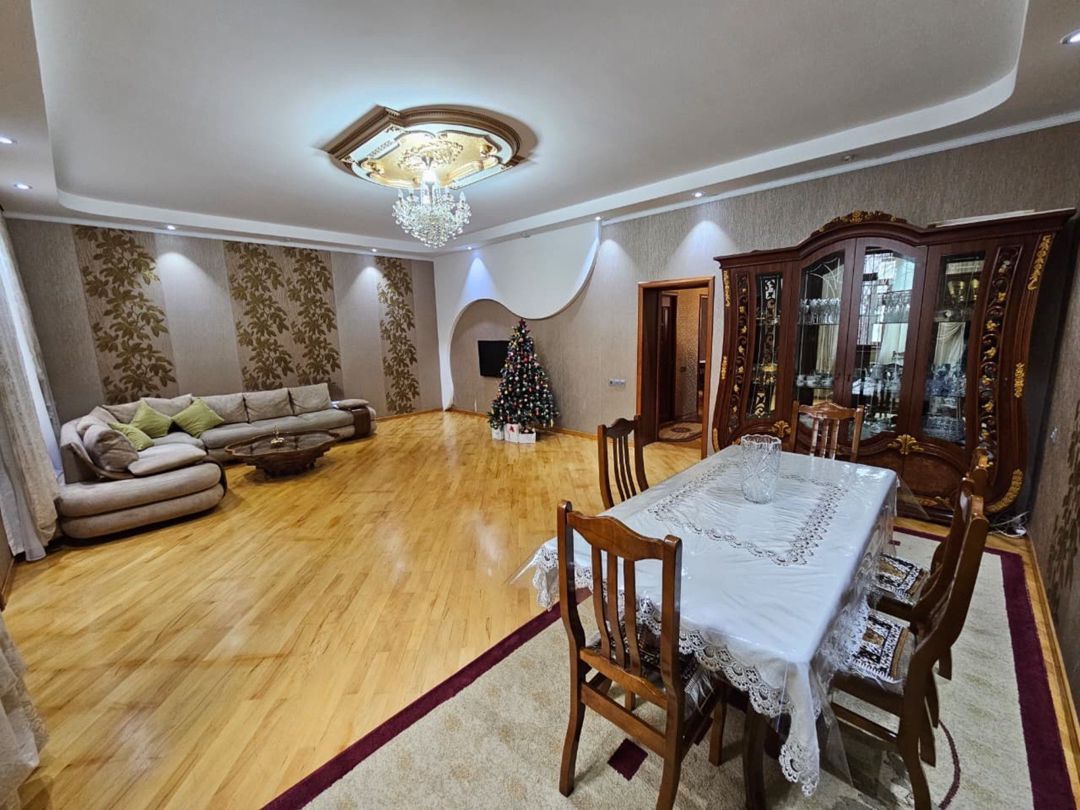 Satılır 5 otaqlı həyət evi/bağ evi 200 m² — Ev, villa, Bakı (2)