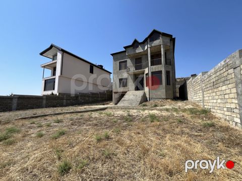 Satılır 5 otaqlı həyət evi/bağ evi 390 m² — Bakı