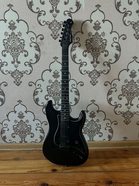Harley Benton ST-20HH Standard Series elektrik gitara - Korpus: Strat
