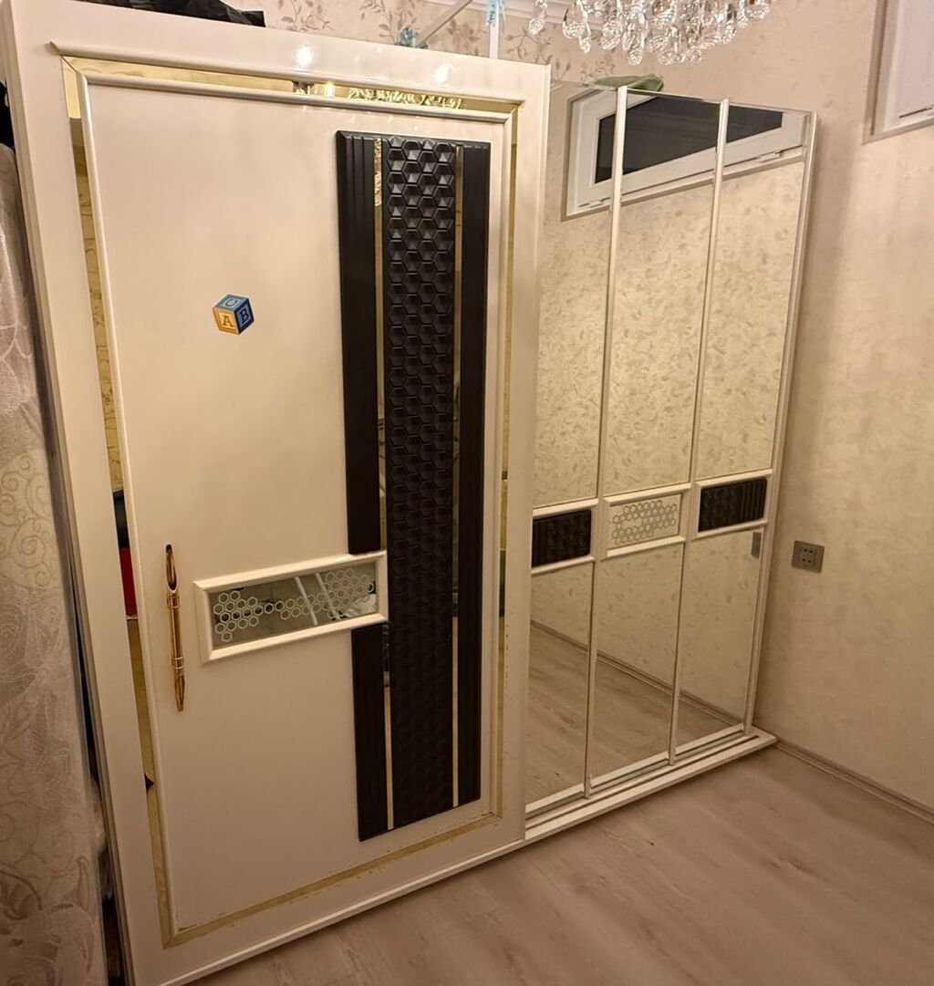 Dolab 200 azn ünvan panorama park.Çinarə 8321Ayna qapılı sürüşmə dolab