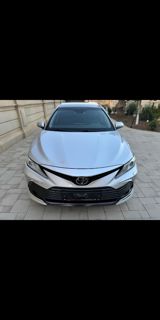 Toyota Camry: 2.5 l | 2021 il Sedan — Авто