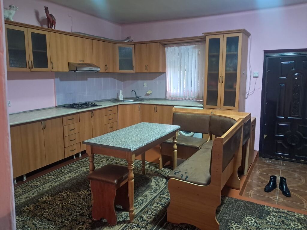 120 kv. m, 3 otaqlı, Kombi, Qaz, İşıq