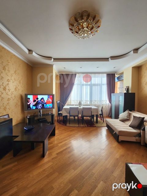 Satılır 3 otaqlı yeni tikili 145 m²