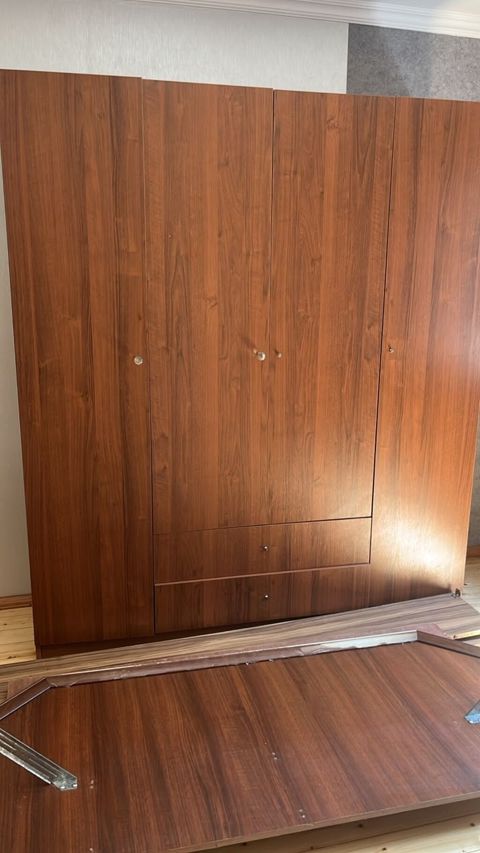 TƏCİLİ SATİLİR!!! Dolab satılır yeni kimidi keyfiyyətli materialdan
