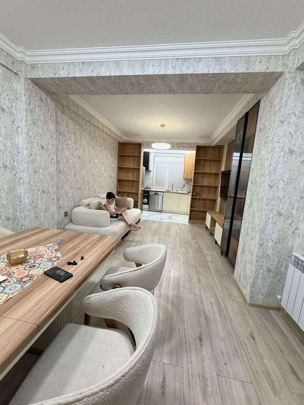 Qutuluş 93 de 6 mərtəbəli binanın 2 ci mərtəbəsində 73 kv şəxsi — Mebel, Masazır (2)