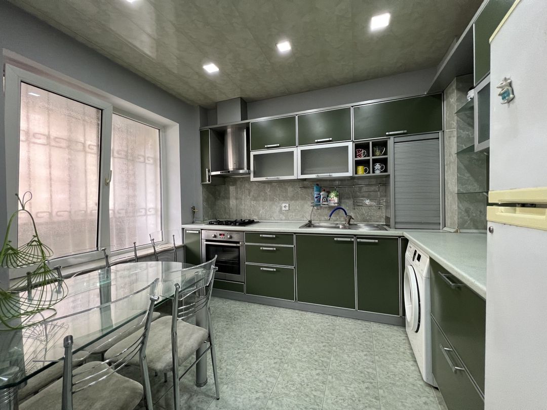 3-otaqlı mənzil, 28 May m., 80 m² — Mənzil, Bakı (10)