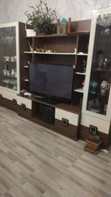 Mebel dəsti – TV stendi və vitrinli - Material: MDF/Laminat taxta — Mebel