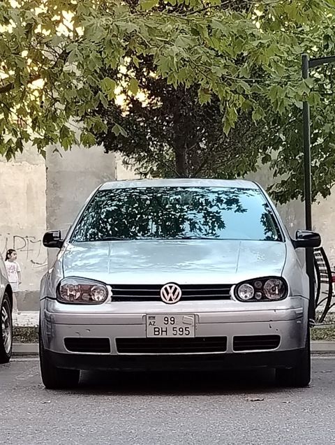 Volkswagen Golf, 2001 il