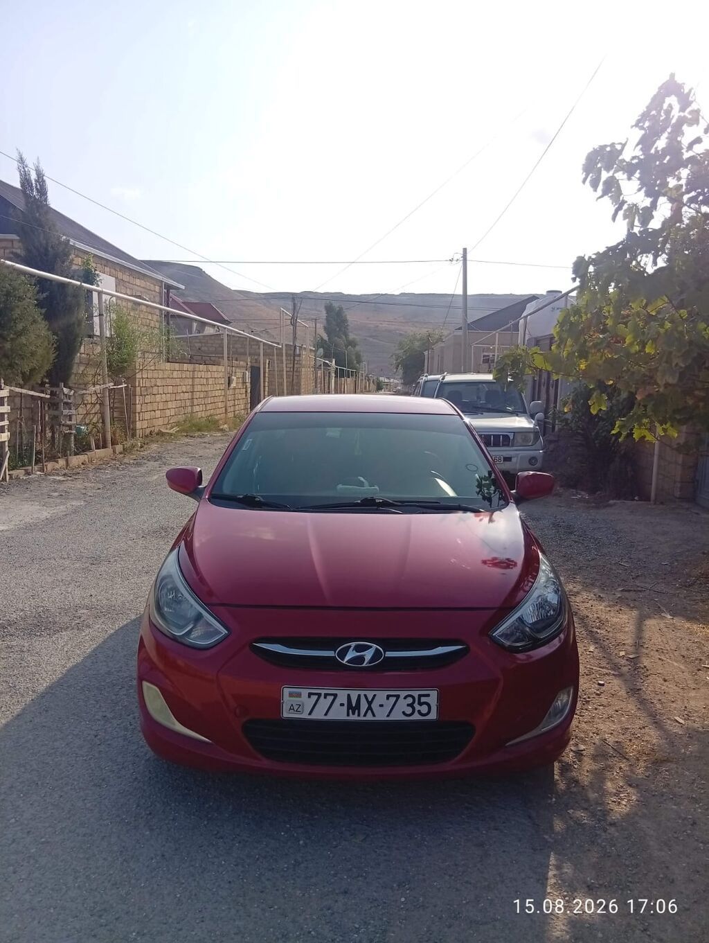 Hyundai Accent sedan - Kuzov: sedan, parlaq qırmızı rəng - Mühərrik — Avto, Qobu (2)
