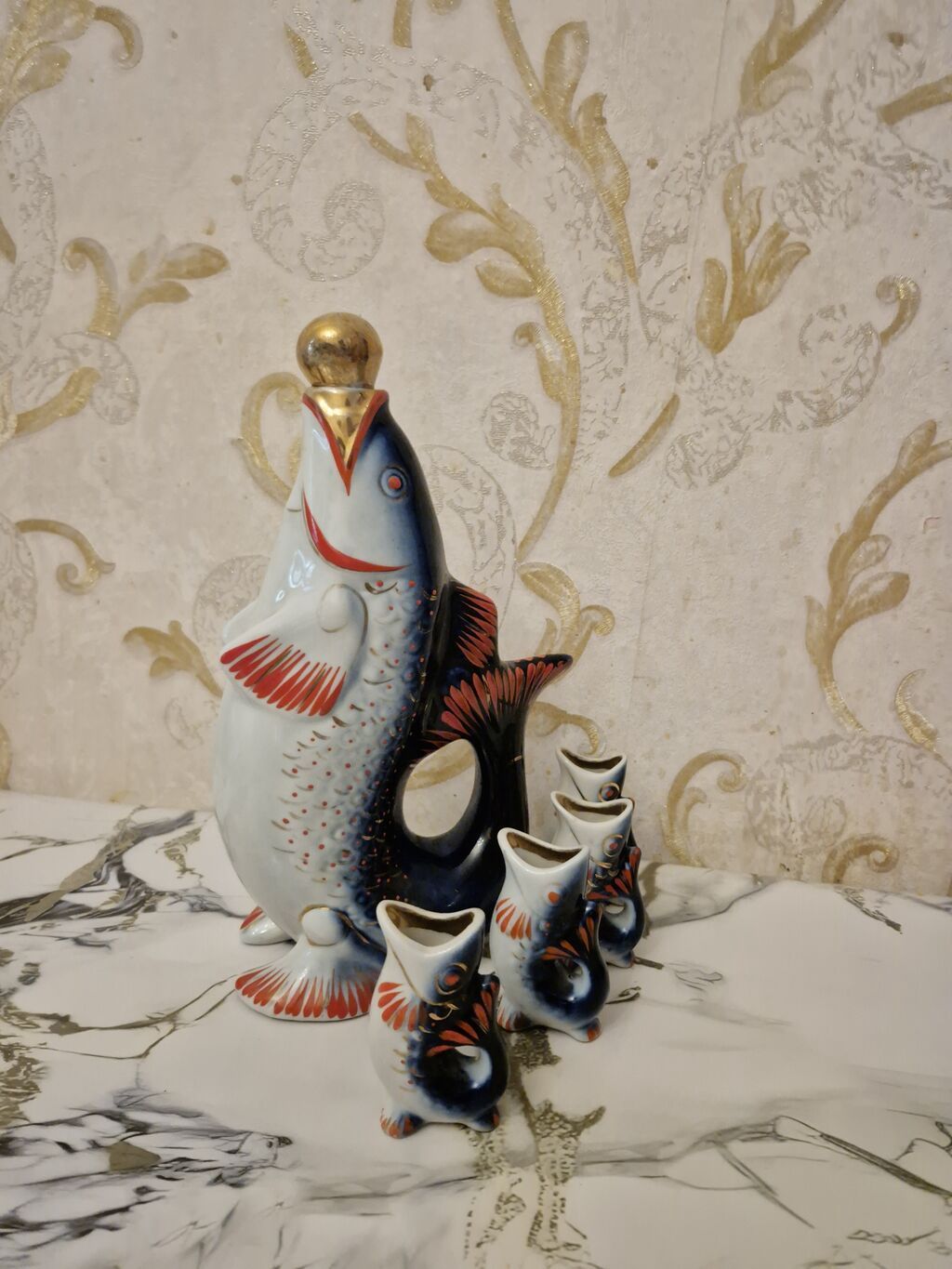 Porcelan “Balıq” sürahisi və qədəh dəsti - Material: qabartmalı