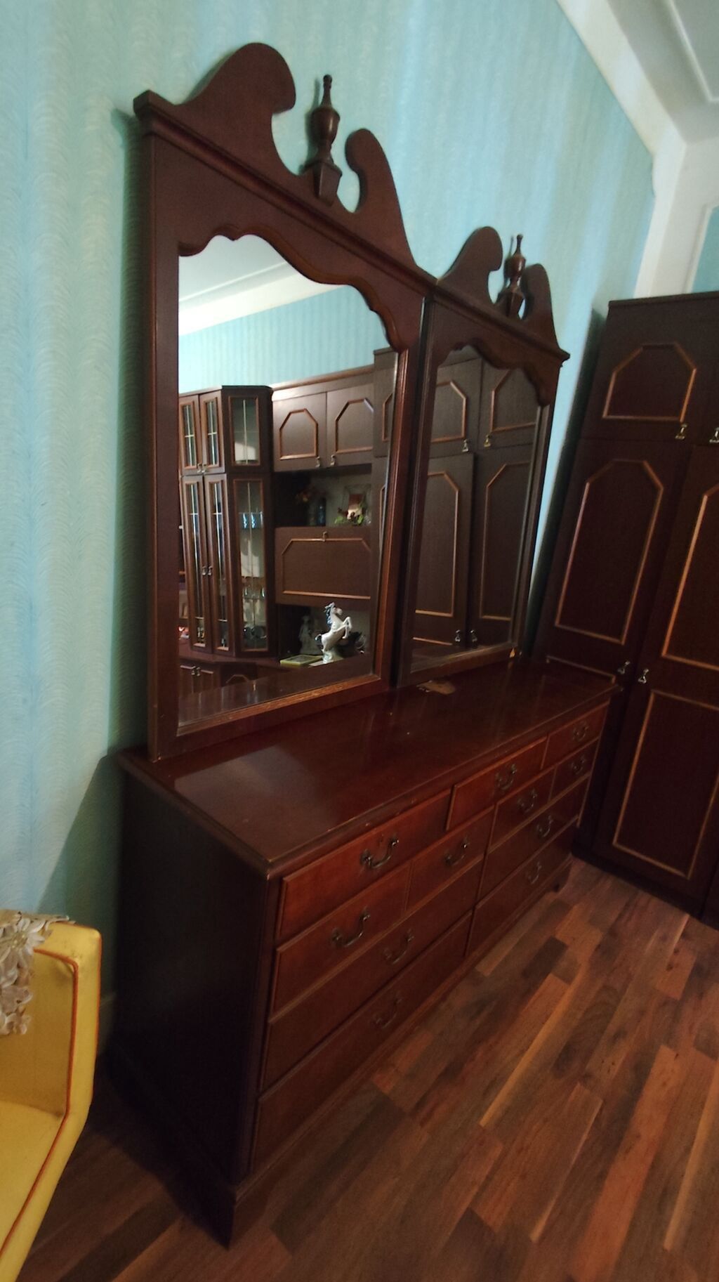 Keçmişin kamotu. 2 iri qalin güzgüsü, xalis taxtadan. 70azn tecili — Mebel, Bakı (2)