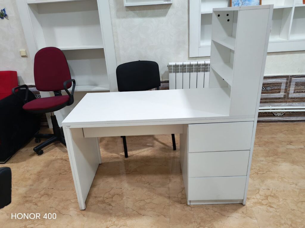 Ağ rəngli iş masası – çoxfunksiyalı model - Geniş masaüstü: laptop — Mebel, Bakı