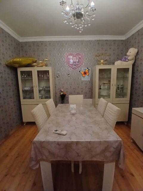 Qonaq dəsti 299m masa 6 stulla + iki ədəd qorka unvan Binəqədi