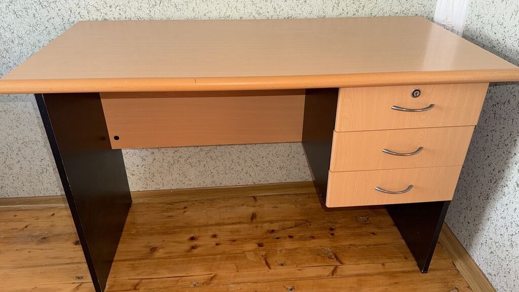 Düz masa, Stulsuz, Polkasız, Siyirməli, MDF — Mebel, Bakı (4)