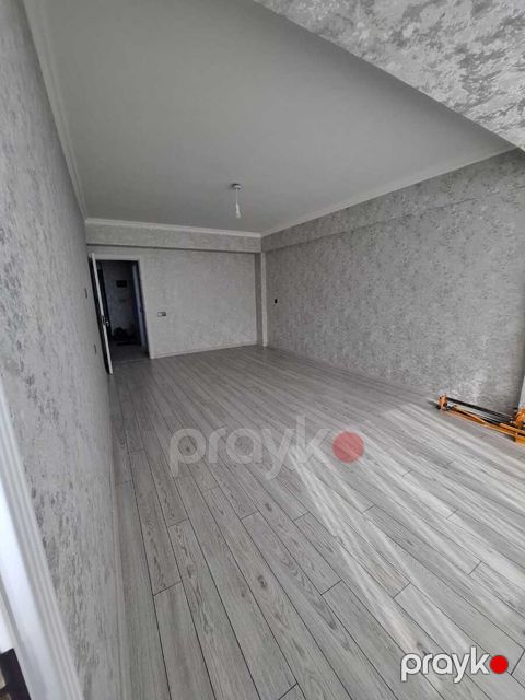 Satılır 2 otaqlı köhnə tikili 65 m²