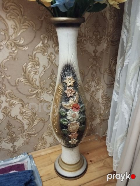 Bir vaza, Keramika