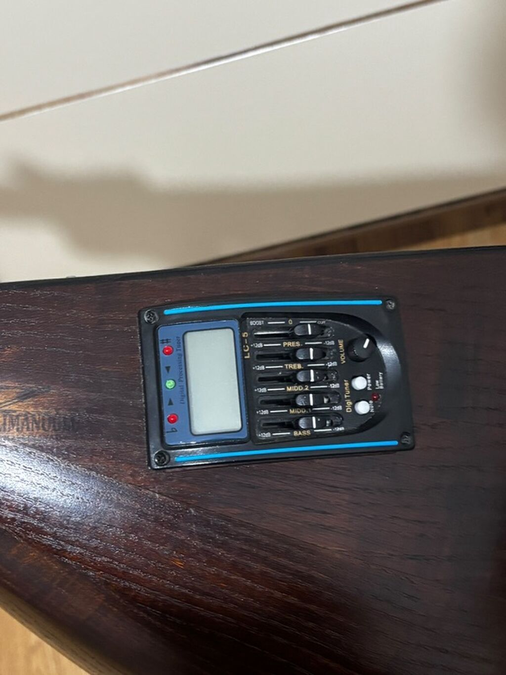 Elektro saz – professional səhnə və studiya istifadəsi üçün - Korpus — Mallar, Masazır (6)