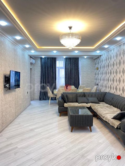 İcarəyə verilir 3 otaqlı yeni tikili 140 m²
