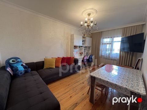 Satılır 3 otaqlı köhnə tikili 90 m²