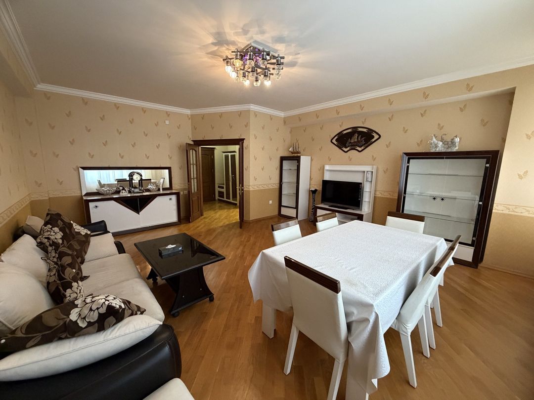 İcarəyə verilir 3 otaqlı yeni tikili 135 m² — Mənzil, Bakı (4)