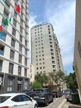 Yasamal, 3 otaqlı, Yeni tikili, m. İnşaatçılar, 80 kv. m — Perviz