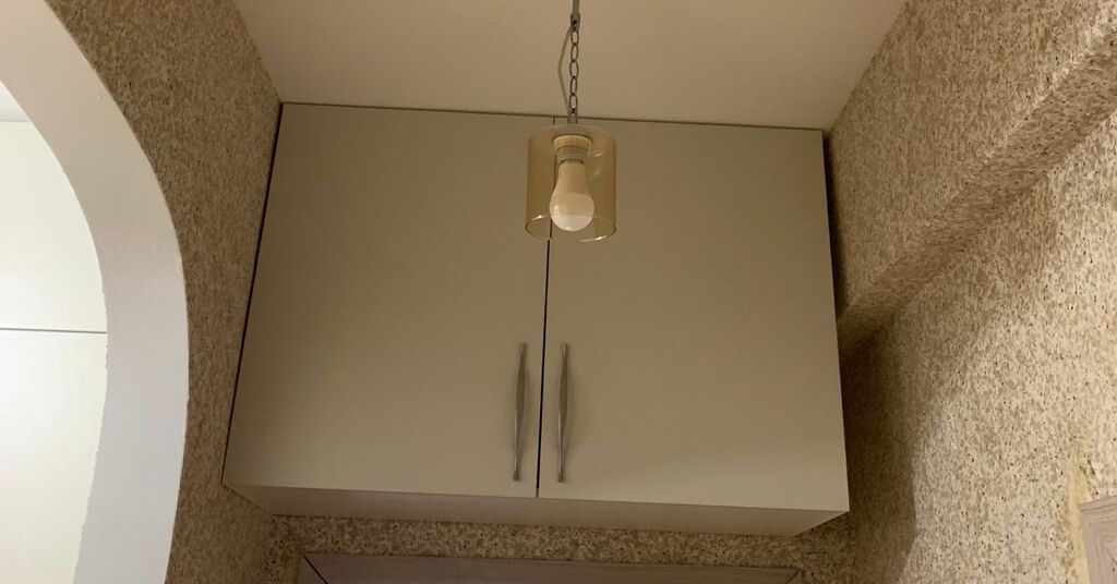 Divar şkafı – iki qapılı, asma model