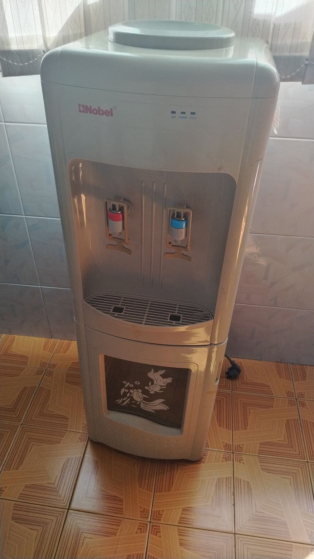 Dispenser Nobel, Döşəməüstü, Su isitmə ilə, İşlənmiş — Mətbəx texnikası, Digah