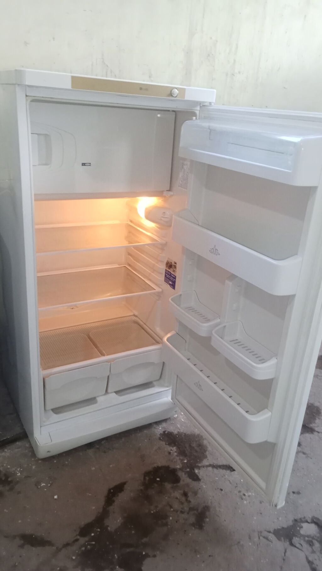 Indesit soyuducu az işlənib təzə kimidir, əla soyudur işləyir. 60/130 — Soyuducular, Bakı (2)
