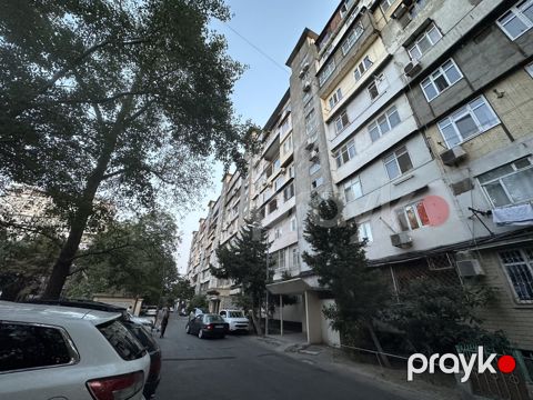 Satılır 3 otaqlı köhnə tikili 90 m²