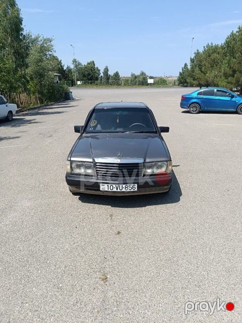 Mercedes 190, 1.8 L, 1990 il, 377 300 km