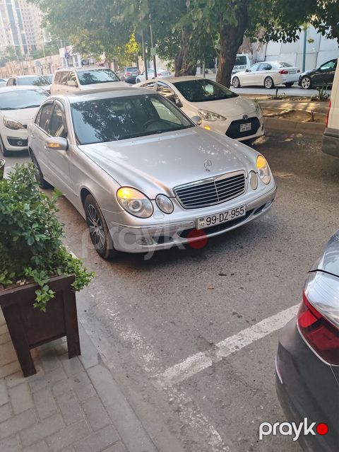 Mercedes-Benz E-Class sedan (W211) — gümüşü rəng, xrom paket — Bakı