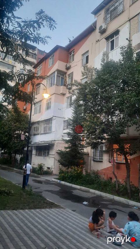 Satılır 2 otaqlı köhnə tikili 45 m²