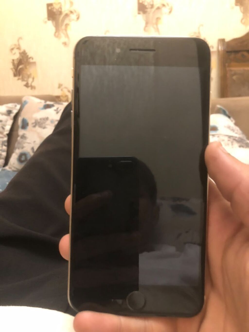 IPhone 8 Plus, Qara, Barmaq izi