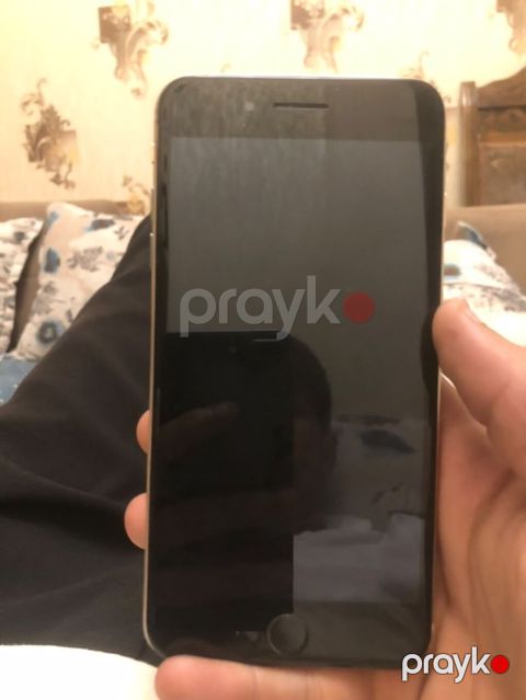 IPhone 8 Plus, Qara, Barmaq izi