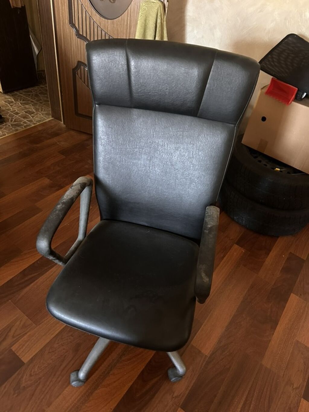 Qara ofis kreslosu - Ergonomik yüksək bel: baş və bel hissəsini — Ofis mebeli, Digah