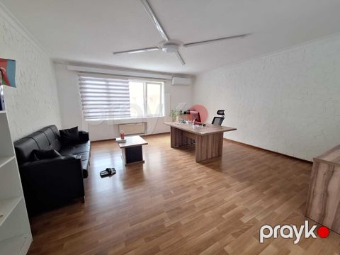 İcarəyə verilir 3 otaqlı ofis 110 m²