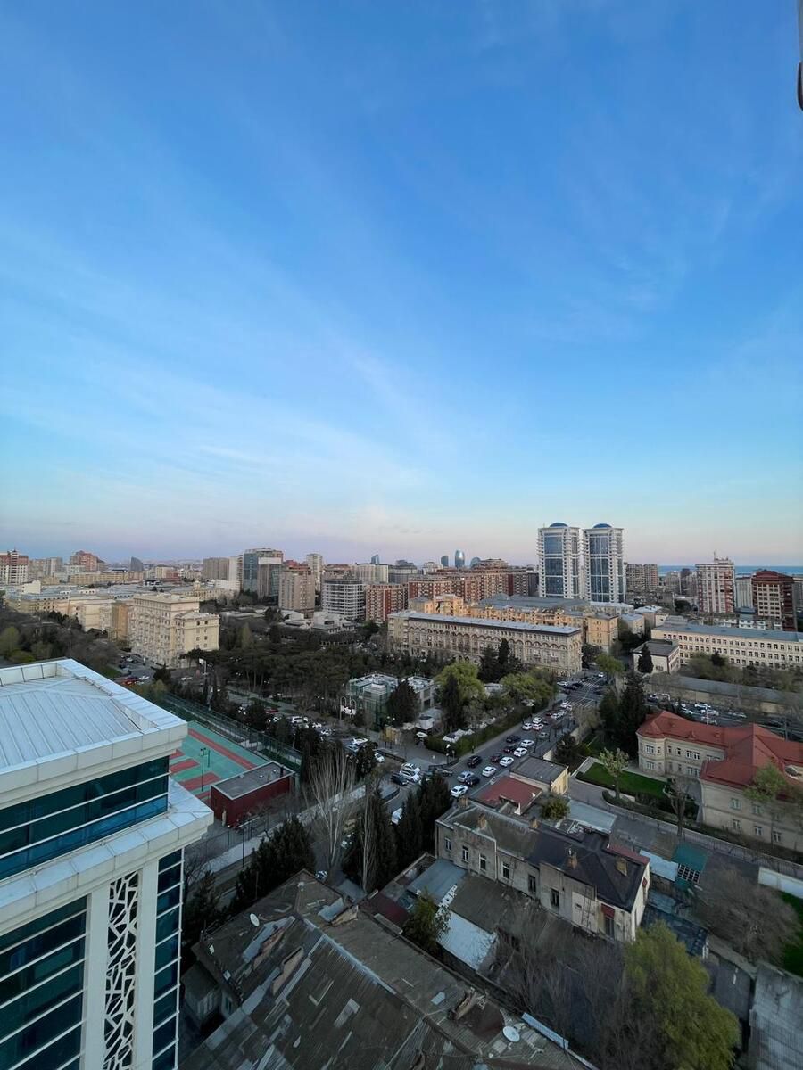 Satılır 4 otaqlı yeni tikili 198 m² — Mənzil, Bakı