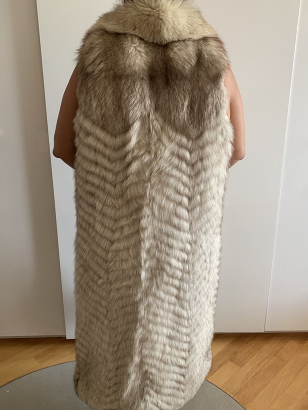 Uzun xəz jilet - Model: Dizayner tərzində, maxi uzunluqda xəz jilet - — Şəxsi əşyalar, Bakı (2)