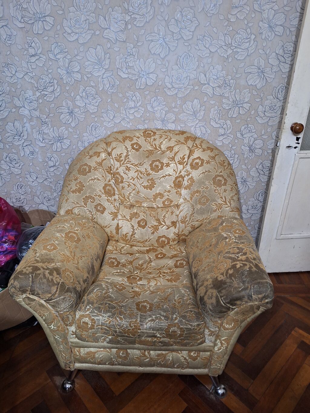 Klassik üslubda yumşaq mebel dəsti - Tərkib: 3 nəfərlik divan və bir — Mebel, Bakı (2)