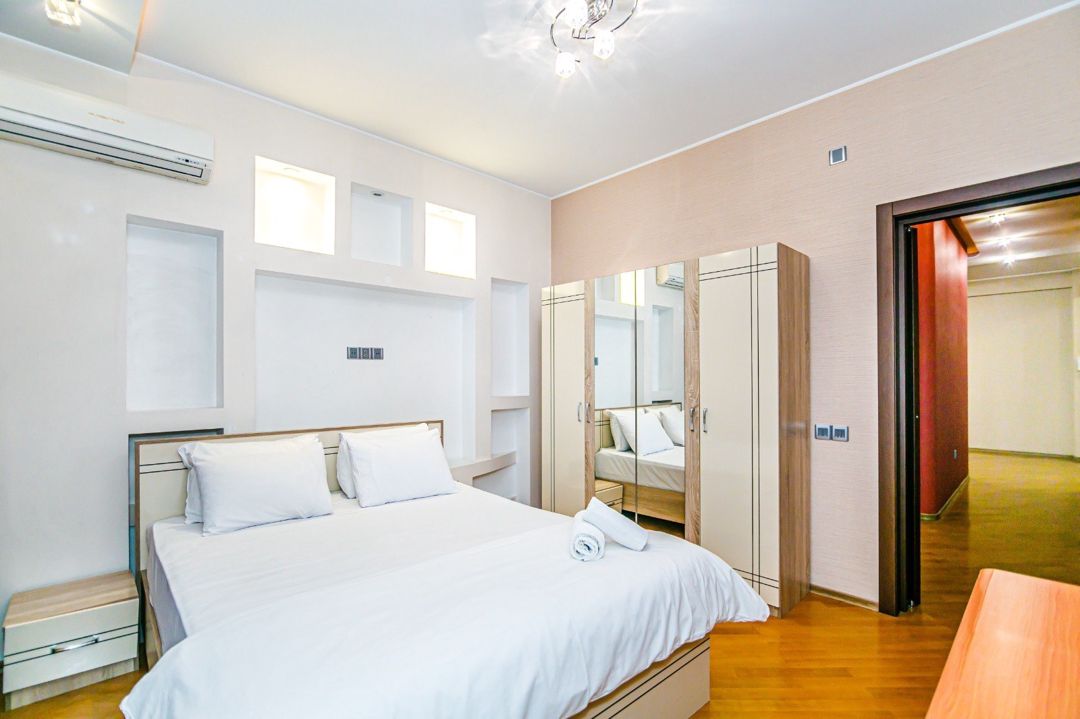 4-otaqlı yeni tikili kirayə verilir, 28 May m., 198 m² — Daşınmaz əmlak, Bakı (7)