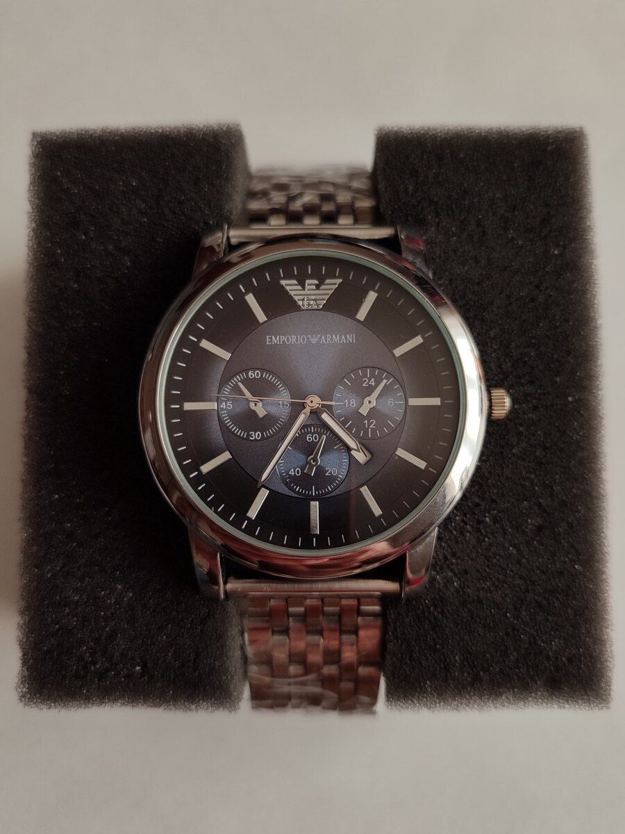 Emporio Armani qol saatı — Şəxsi əşyalar, Gəncə