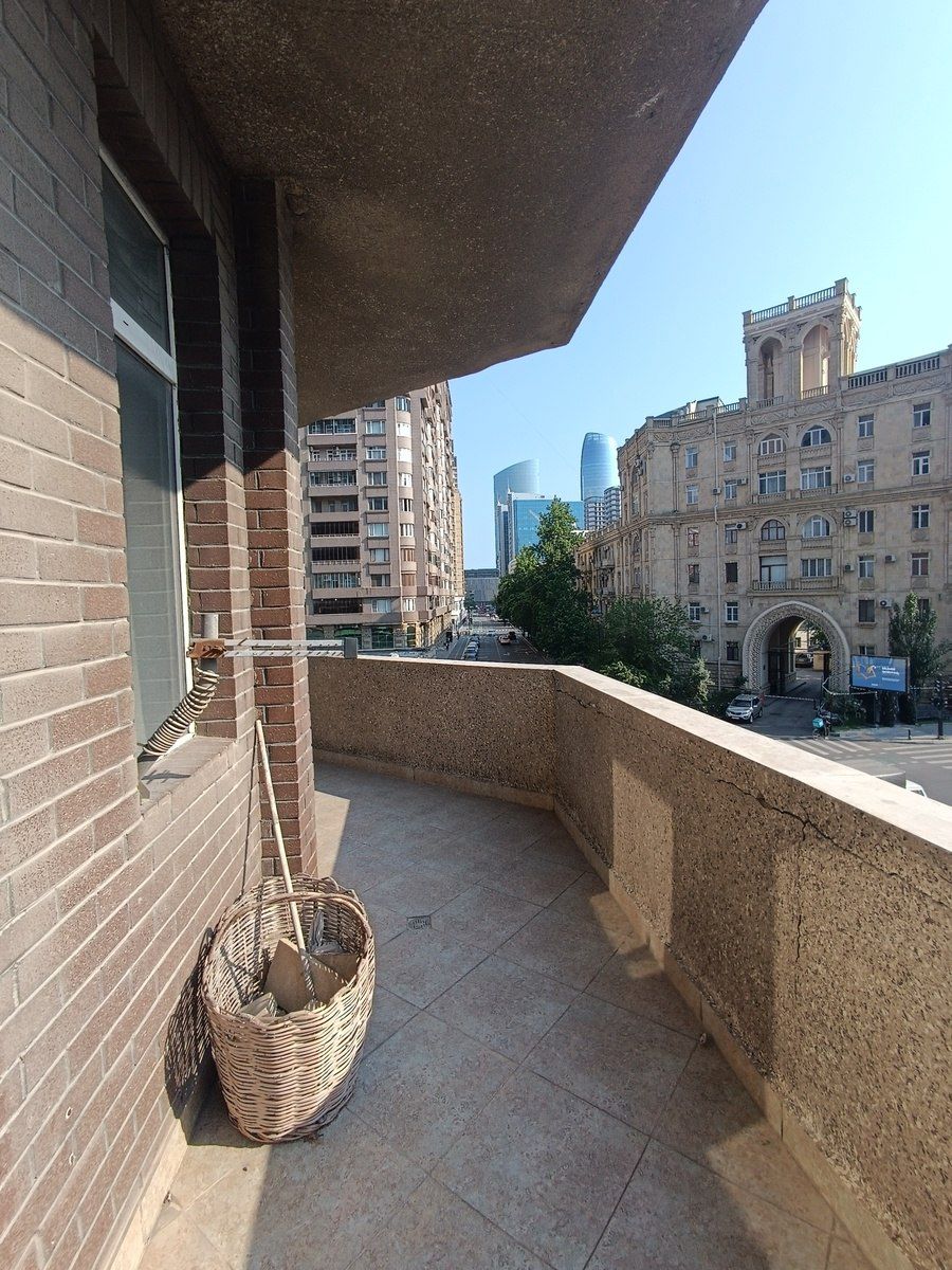 İcarəyə verilir 20 otaqlı ofis 1000 m² — Ofis, Bakı (7)