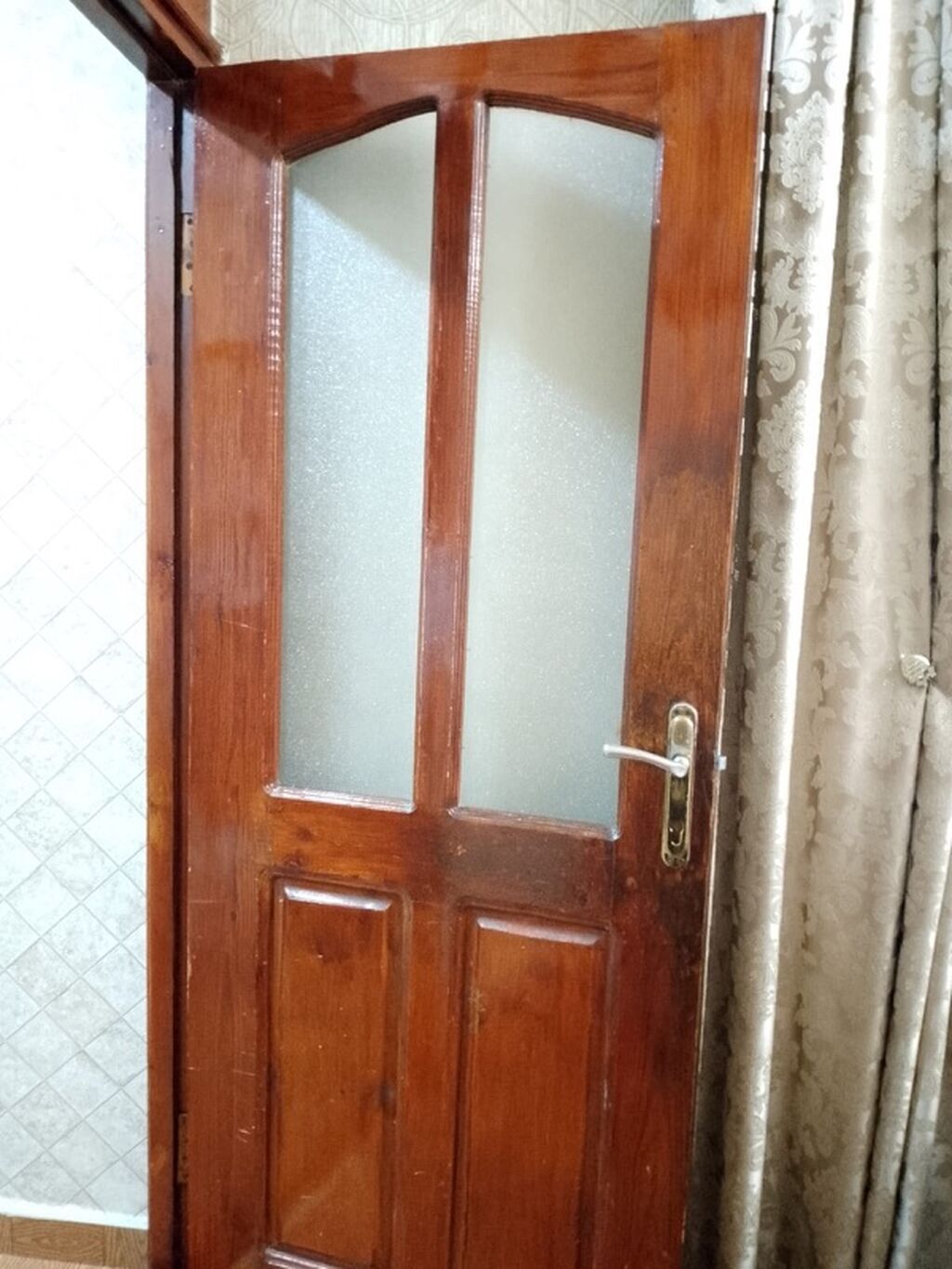 Şüşəli taxta otaq qapısı - 3 ədəd Qapı yaxşı vəziyyətdədir — Mallar, Bakı (2)