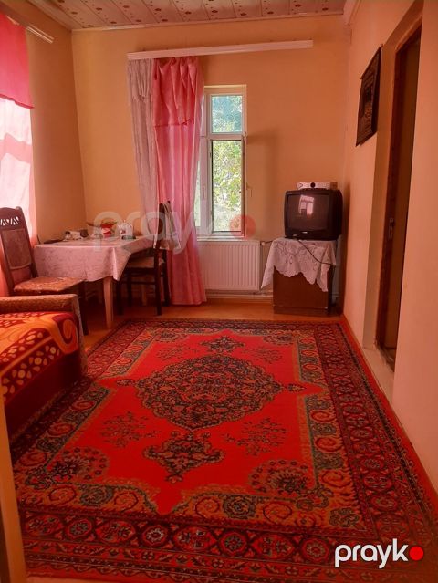 Masazırda 2 otaqlı ev kirayə verilir, orta təmirli