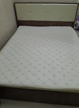 İşlənmiş, İkinəfərlik çarpayı, Bazasız, Matras ilə, Siyirməsiz — Mebel