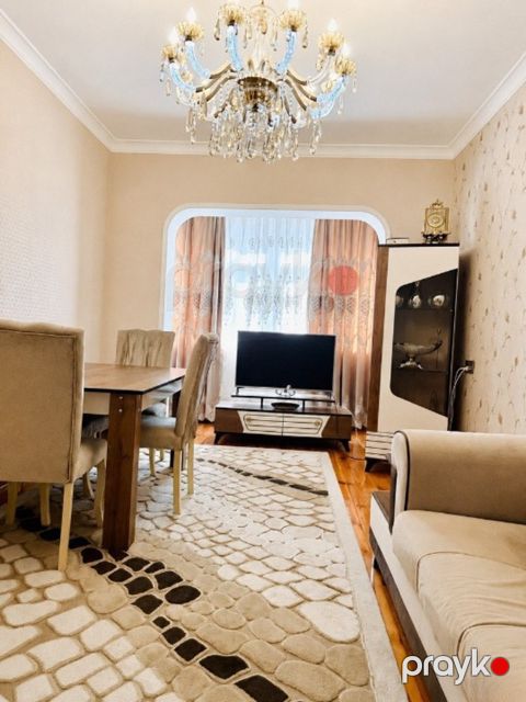 Satılır 3 otaqlı köhnə tikili 90 m²