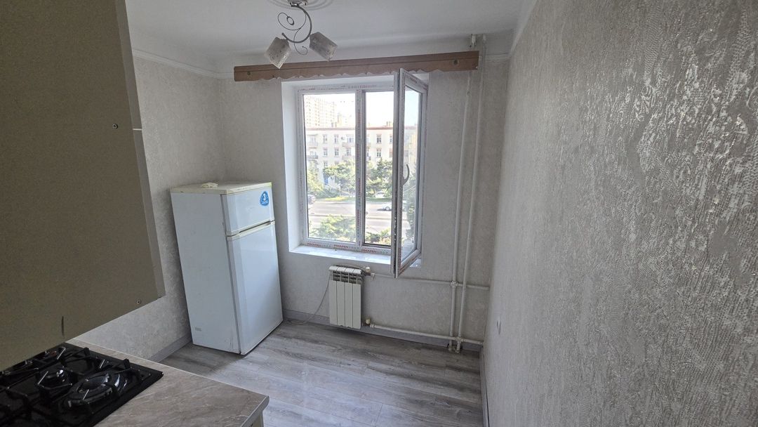 Satılır 1 otaqlı köhnə tikili 37 m² — Mənzil, Bakı (4)