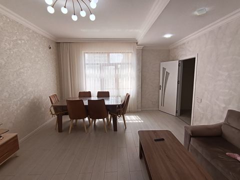Satılır 3 otaqlı köhnə tikili 109 m²